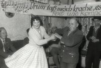 1958 - 006 - Fasching 1958
Pool Ludwig geb. Pfeuffer, Reißmann Irmgard geb. Pfeuffer, Scheckenbach Alois (Bgmstr), Ullmann Josef